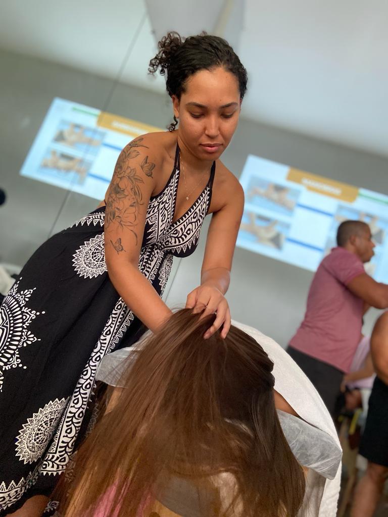 CURSO DE MASSOTERAPIA PROFISSIONAL